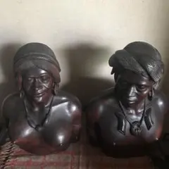 東南アジア　大きな木彫り置物