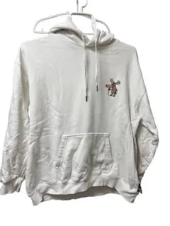 鹿刺繍付きホワイトパーカー