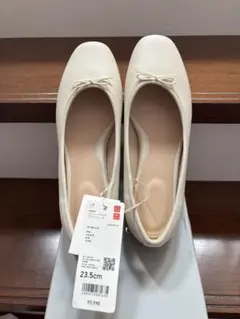 UNIQLO コンフィールタッチ フラットシューズ 23.5cmのサムネイル