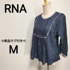 ☆新品タグ付き　RNA Mサイズ　小花柄シャツ　薄手　サラサラ　2402のサムネイル