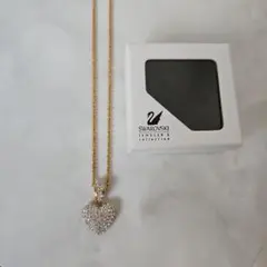Swarovski ハート型クリスタルネックレス