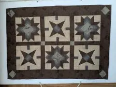 パッチワークキルト タペストリー（アルファベット模様）ハンドメイド
