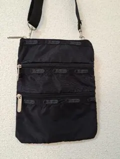 LeSportsac ショルダーバッグ 3zipクロスボディ　黒
