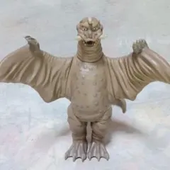 ノンタルジックヒーローズ ウルトラ怪獣シリーズ フィギュア ソフビ 蓄光 ペギラ ウルトラ怪獣シリーズ 193 ペギラ｜ウルトラマンおもちゃウェブ