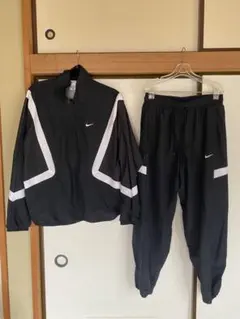 NIKE ナイロンジャケット パンツ セットアップ ブラック　ウーブンのサムネイル