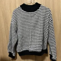 白黒チェック柄ニットセーター