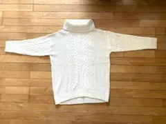 ハニーズHoneysシネマクラブの長袖白ニット