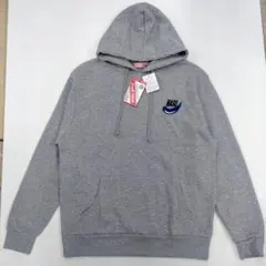 新品タグ付き　グレー　ナス　刺繍　おもしろスウェットパーカー　Mサイズ