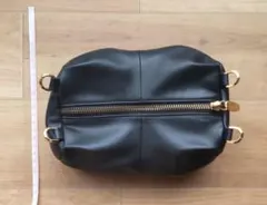 匿名配送【CHARLS&KEITH】ポーチ　バッグ　ブラック　チェーン付き