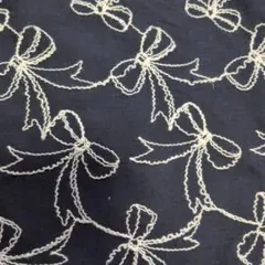 リボン柄の　紺色布地