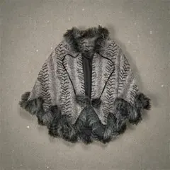 平成ギャル y2k ファー　ポンポン付き　ポンチョ　羽織り　ホラゲ　ダークコア