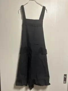 フリル付き黒エプロン