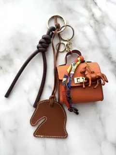 新品　じゃらじゃらキーホルダー　バッグチャーム　キーチャーム　馬　ミニバッグ
