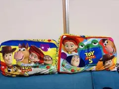 トイストーリー　超ドでかっ！　もちもちクッション　2個セットのサムネイル