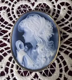 カメオペンダントトップ兼ブローチ　3.5✖️4.5 18K 作家サイン有り