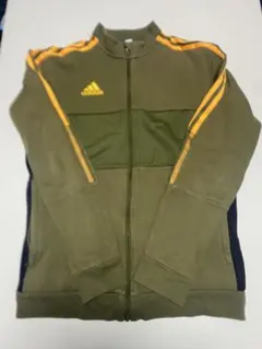 adidas オリーブグリーン ジャージ