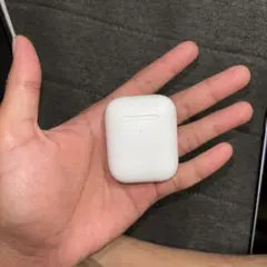 Apple AirPods 本体 ワイヤレスイヤホンのサムネイル