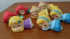 ディズニープリンセス　フィギュア　寝そべり　セット