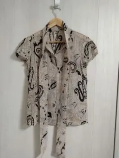 【新品 定価6.1万】OLD ENGLAND シルク100% ペイズリーブラウスのサムネイル