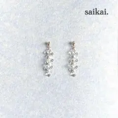 [853]小さなティアドロップの小ぶりピアス クリア 透明 ハンドメイド