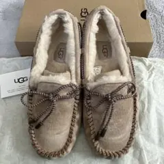 UGG ベージュ スエード モカシン　24㎝