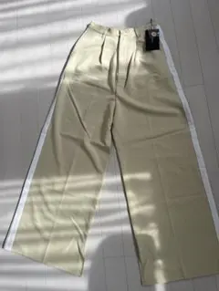 イエローベージュ ワイドパンツ サイドライン 未使用タグ付き