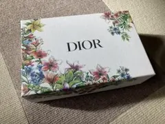 Dior 花柄ギフトボックス