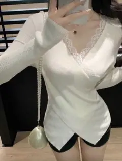 アイボリー Vネック 長袖