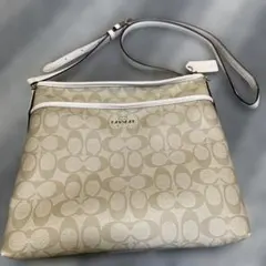 COACH シグネチャー ショルダーバッグ ベージュ ホワイト