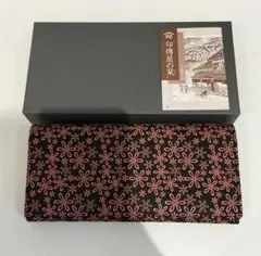 印傳屋 長財布 ブラック×ピンク 花柄のサムネイル