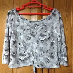 FREED 花柄 長袖 トップス Mサイズ　チャコット