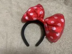ディズニー　ミニーマウス　赤リボンカチューシャ