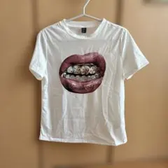 美品 SHEIN グラフィックTシャツのサムネイル