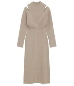 ベージュ ニットワンピース 長袖 Vネック ボタン付き