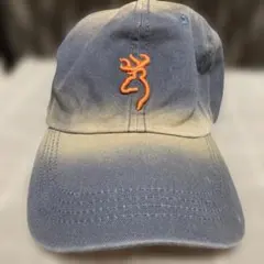 ブラウニング・ファイアアームズの色褪せたブルーのベースボールキャップ