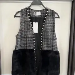 【極美品✨23AW】アドーア ファンシーツイードジレ メタルボタン フリンジ M 極美品✨23AW】アドーア ファンシーツイードジレ メタルボタン