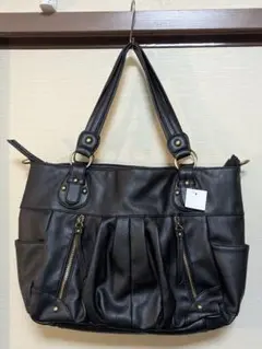 ✨新品✨ バッグ　黒 ショルダー付　11ポケット　収納力抜群　中底にカード入れ有