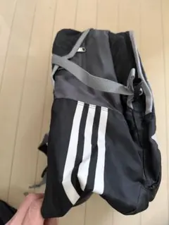 adidas バックパック 黒・グレー