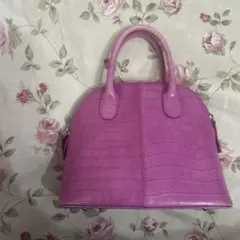 クロコダイル風ピンクハンドバッグ