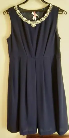 Item thumbnail for item 4d3ddf7e-7790-4908-8cf9-e81db23fd1be