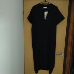 ブラック Vネックワンピース 重ね着　Mサイズ新品タグ付き