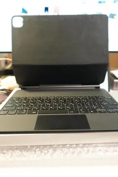 Magic Keyboard 12.9インチ iPad Pro（A2480）