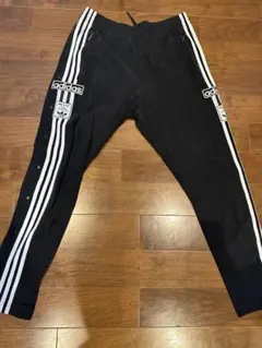 adidas 3本ライン ブラックトラックパンツ スナップボタン付　Lサイズ