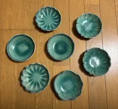 和食器 青磁風 緑釉 小皿 豆皿 7枚セット 菊型 葉型 貫入 レトロのサムネイル