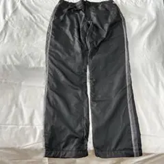 ユニクロ　ナイロンパンツ　Mサイズ
