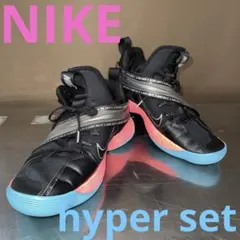 バレーボールシューズ ナイキ