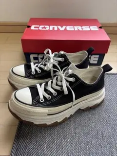 CONVERSE React ブラックスニーカー　厚底