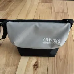 値下げ中❗️Manhattan Portage ショルダーバッグ グレー/ブラック
