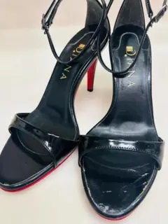 ダイアナ（DIANA）　黒（ブラック）オープントゥ ハイヒール　レッドソール