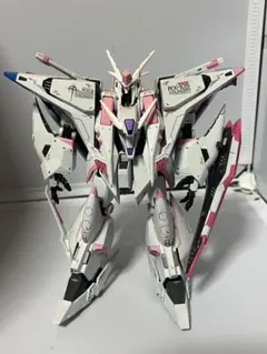 HG クスィーガンダム 塗装済みのサムネイル